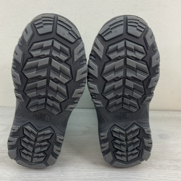 Kid’s The North Face Weatherproof Winter Boots - Picture 7 of 11